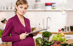 Bà bầu thừa cân ăn kiêng sẽ giảm nguy cơ sảy thai